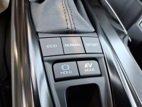 New 2025 Toyota Camry SE image 28