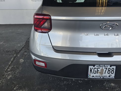Used 2024 Hyundai Venue SE image 21