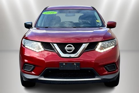 Used 2016 Nissan Rogue S image 2
