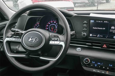 Certified 2023 Hyundai Elantra SEL image 16