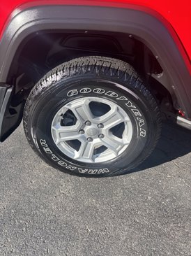 Used 2019 Jeep Wrangler Sport image 22