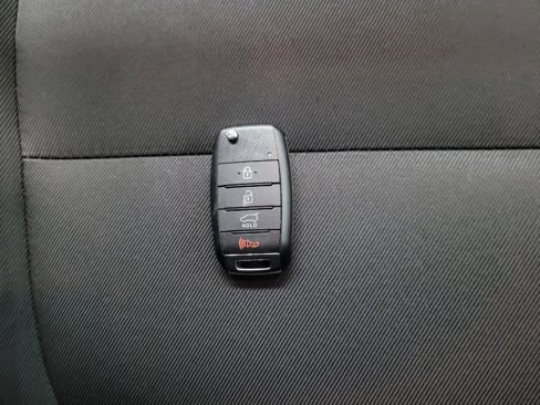 Used 2017 Kia Soul + image 32