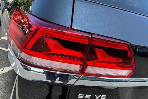 Used 2022 Volkswagen Atlas SE w/ Black Wheel Package image 27