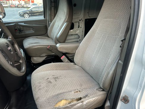Used 2014 GMC Savana 2500 image 18