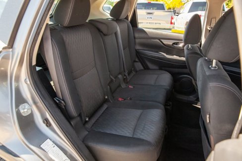 Used 2017 Nissan Rogue S image 12