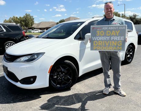 Used 2019 Chrysler Pacifica Touring-L Plus w/ Advanced Safetytec Group image 1