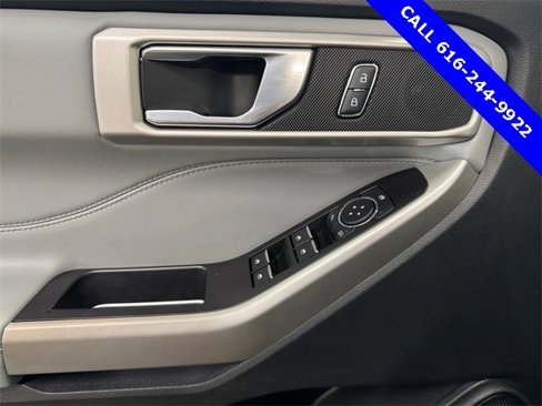 Used 2022 Ford Explorer XLT w/ Equipment Group 202A image 13