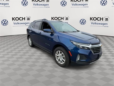 Used 2023 Chevrolet Equinox LT image 2