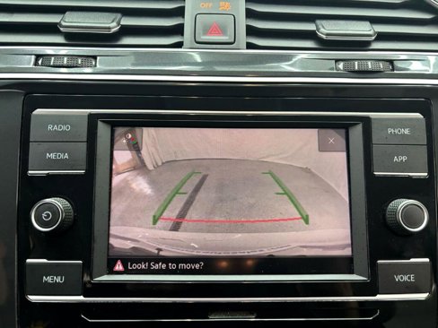 Used 2020 Volkswagen Tiguan S image 18