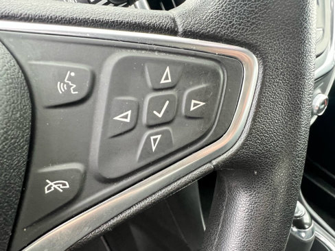 Used 2018 Chevrolet Equinox LS image 23