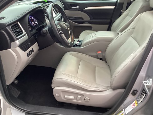 Used 2016 Toyota Highlander XLE image 23