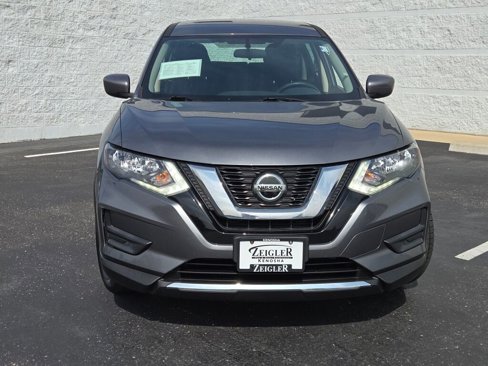 Used 2018 Nissan Rogue S image 4