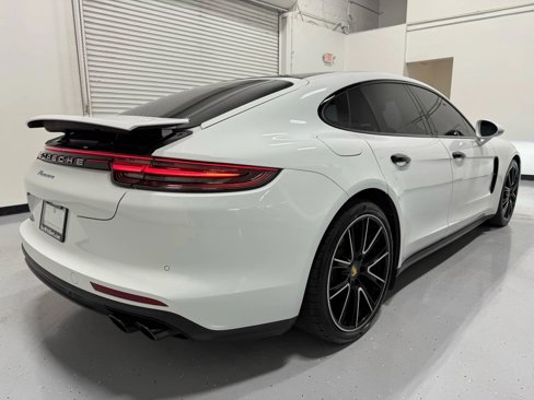 Used 2018 Porsche Panamera image 16