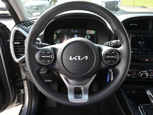 Used 2023 Kia Soul LX image 21