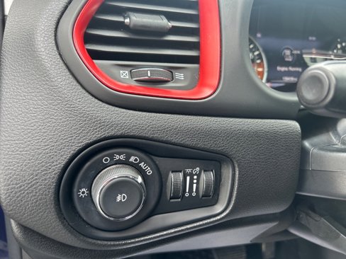 Used 2016 Jeep Renegade Trailhawk image 20