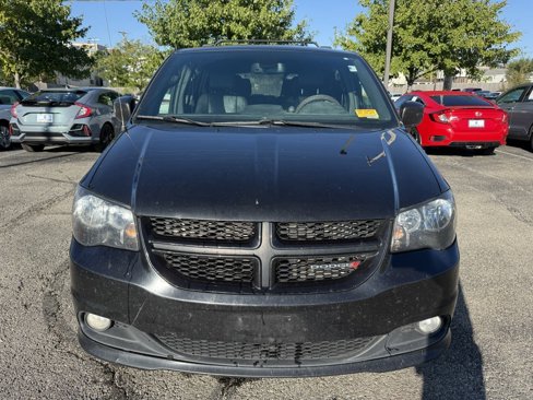 Used 2019 Dodge Grand Caravan GT image 3