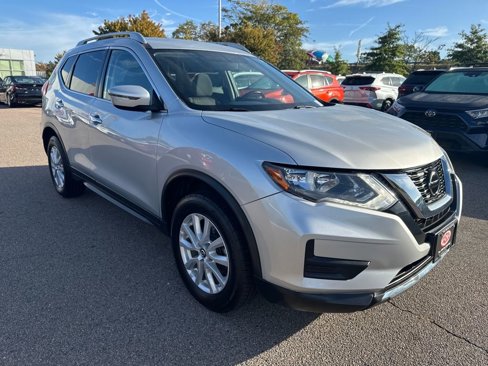 Used 2018 Nissan Rogue SV image 11