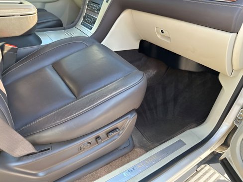 Used 2013 Cadillac Escalade Platinum image 16