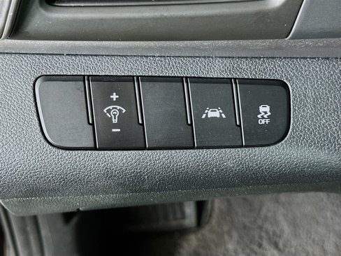 Used 2020 Hyundai Elantra SE w/ Cargo Package (C1) image 16