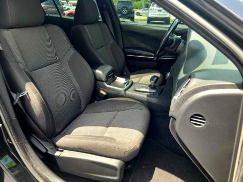 Used 2019 Dodge Charger SXT image 12