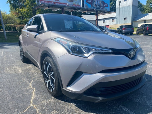 Used 2018 Toyota C-HR XLE image 4