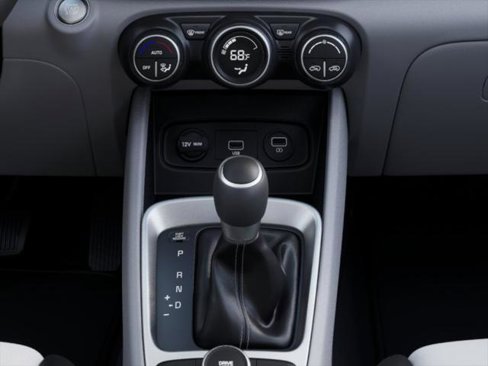 New 2025 Hyundai Venue SEL image 16