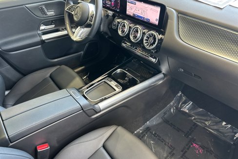 Used 2025 Mercedes-Benz GLA 250 4MATIC image 16