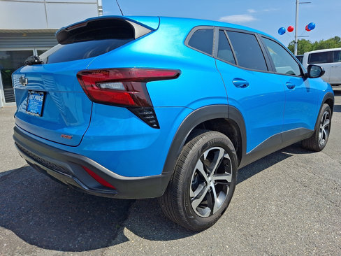 Certified 2025 Chevrolet Trax RS w/ Driver Confidence Package image 6