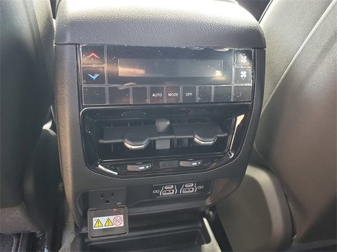 New 2025 Jeep Grand Cherokee L Altitude image 12