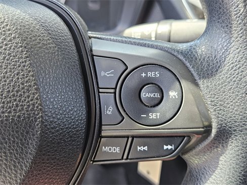 Used 2021 Toyota Corolla LE image 28