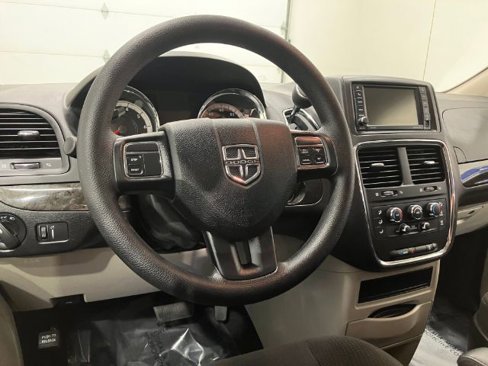 Used 2018 Dodge Grand Caravan SE image 31