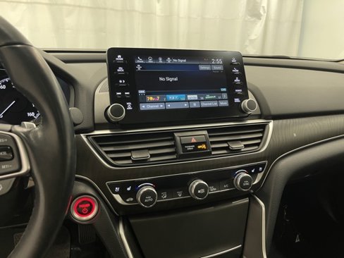 Used 2019 Honda Accord Touring image 13