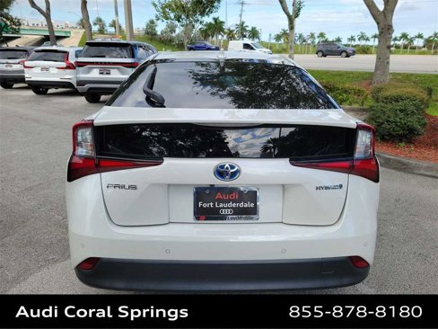 Used 2020 Toyota Prius LE image 5