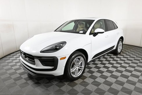 Certified 2022 Porsche Macan image 1