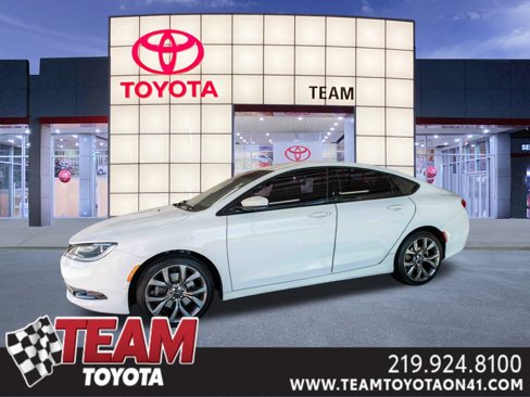 Used 2016 Chrysler 200 S w/ Comfort Group image 1