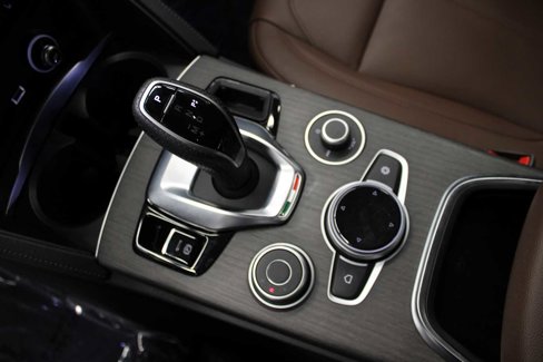 Used 2022 Alfa Romeo Stelvio Ti w/ Active Assist Plus Package image 34