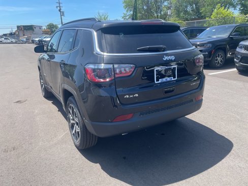 New 2025 Jeep Compass Limited image 4