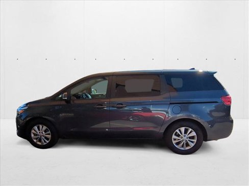Used 2017 Kia Sedona LX image 9
