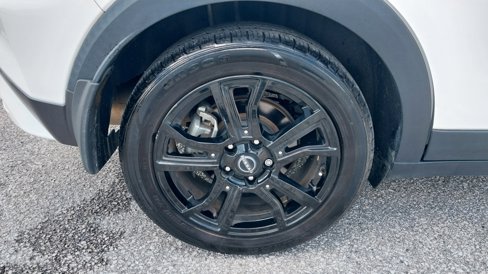 Used 2022 Nissan Kicks SR image 11