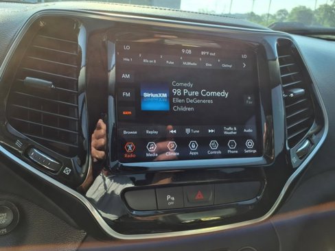 Used 2020 Jeep Cherokee Limited image 25