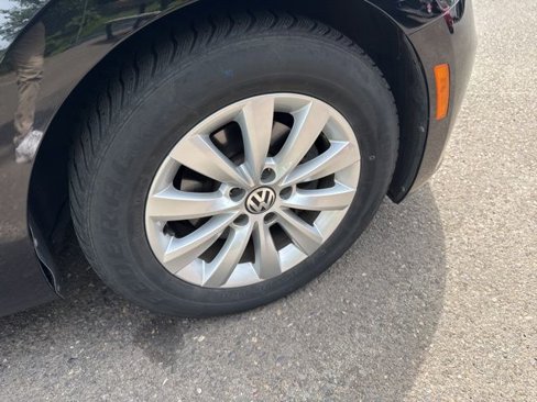 Used 2013 Volkswagen Beetle 2.5 image 21
