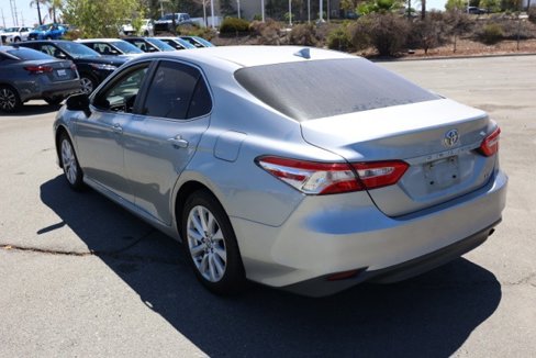 Used 2020 Toyota Camry LE image 6