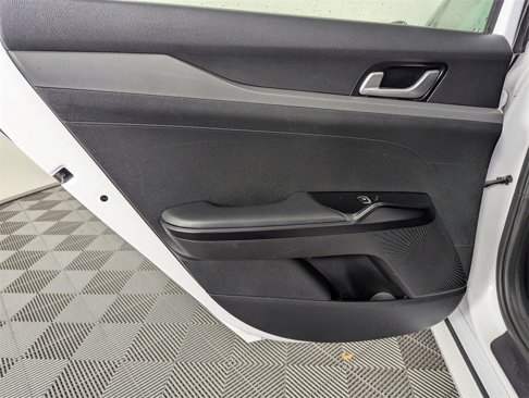 Used 2021 Kia K5 LX image 28