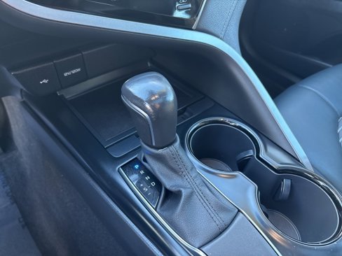 Used 2020 Toyota Camry SE image 15