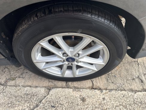 Used 2016 Ford Focus SE image 9