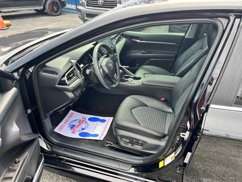 Used 2022 Toyota Camry SE image 10