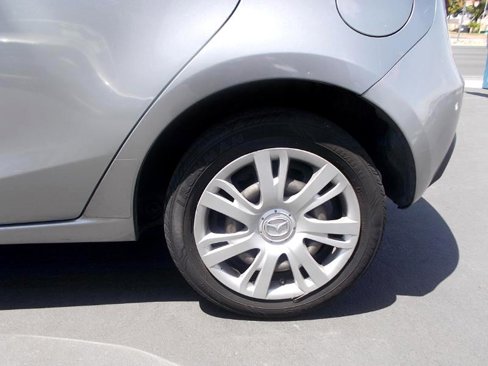 Used 2014 MAZDA MAZDA2 Sport image 14