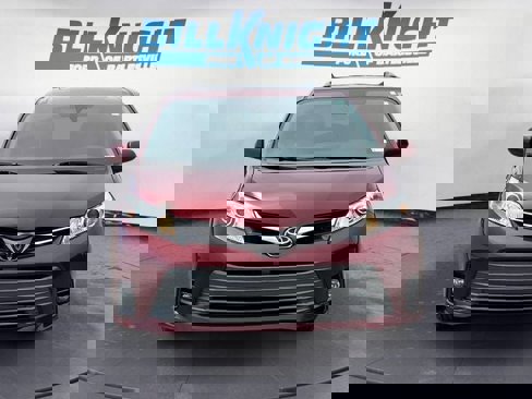 Used 2019 Toyota Sienna L image 8