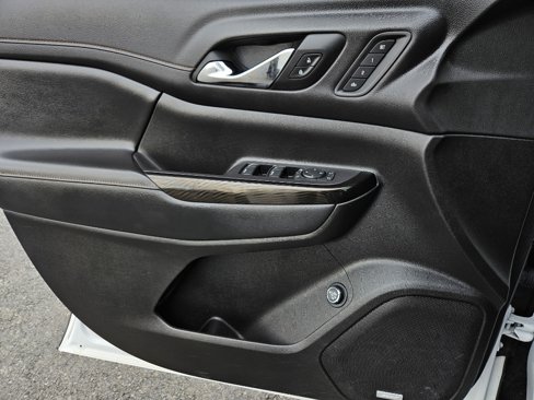 Used 2021 GMC Acadia AT4 w/ Technology Package image 24