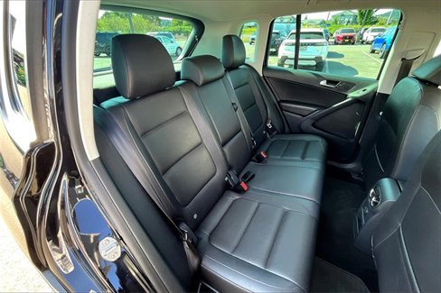 Used 2016 Volkswagen Tiguan SE image 23